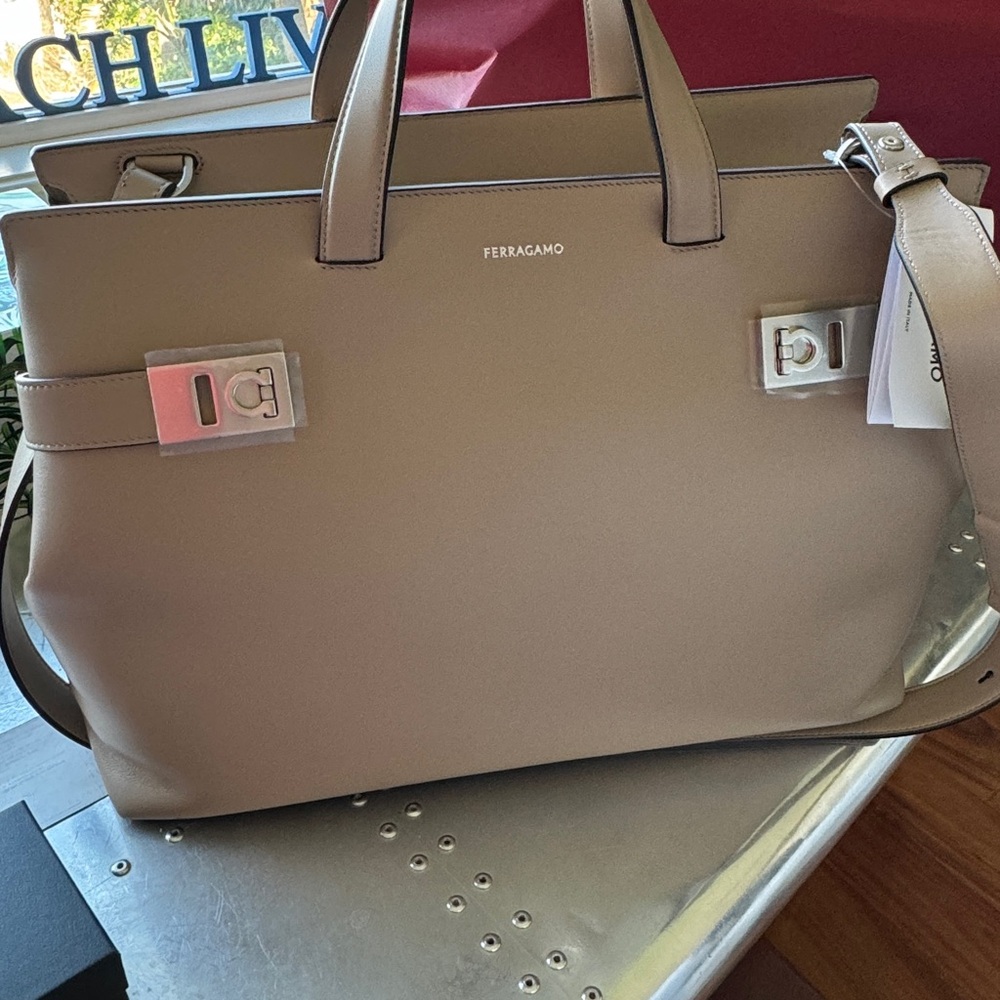 Brand new tan/beige ferragamo bag gancini